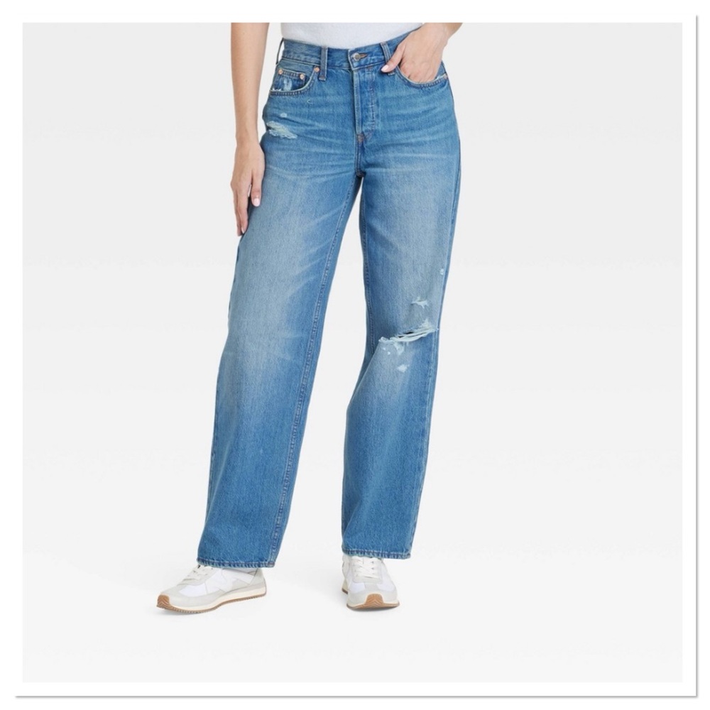 Women’s Mid-Rise 90’s Baggie Jeans Destroyed Universal Thread
